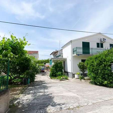 Ervin Apartman *